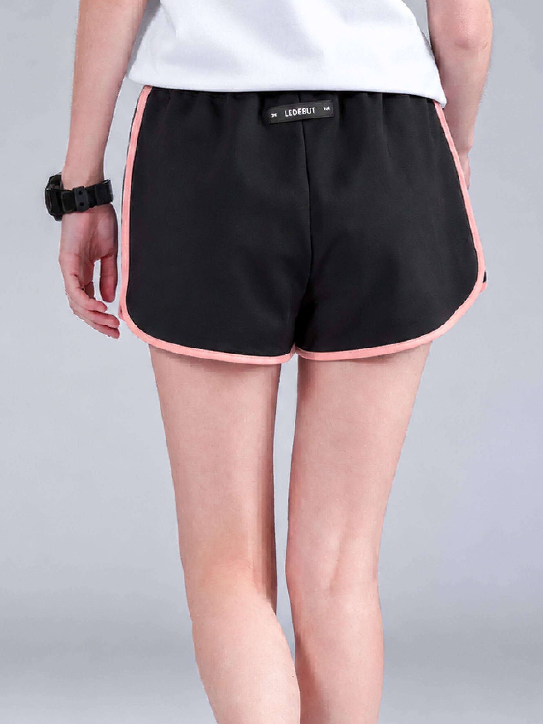 Women Roma Fabric Shorts 2005a