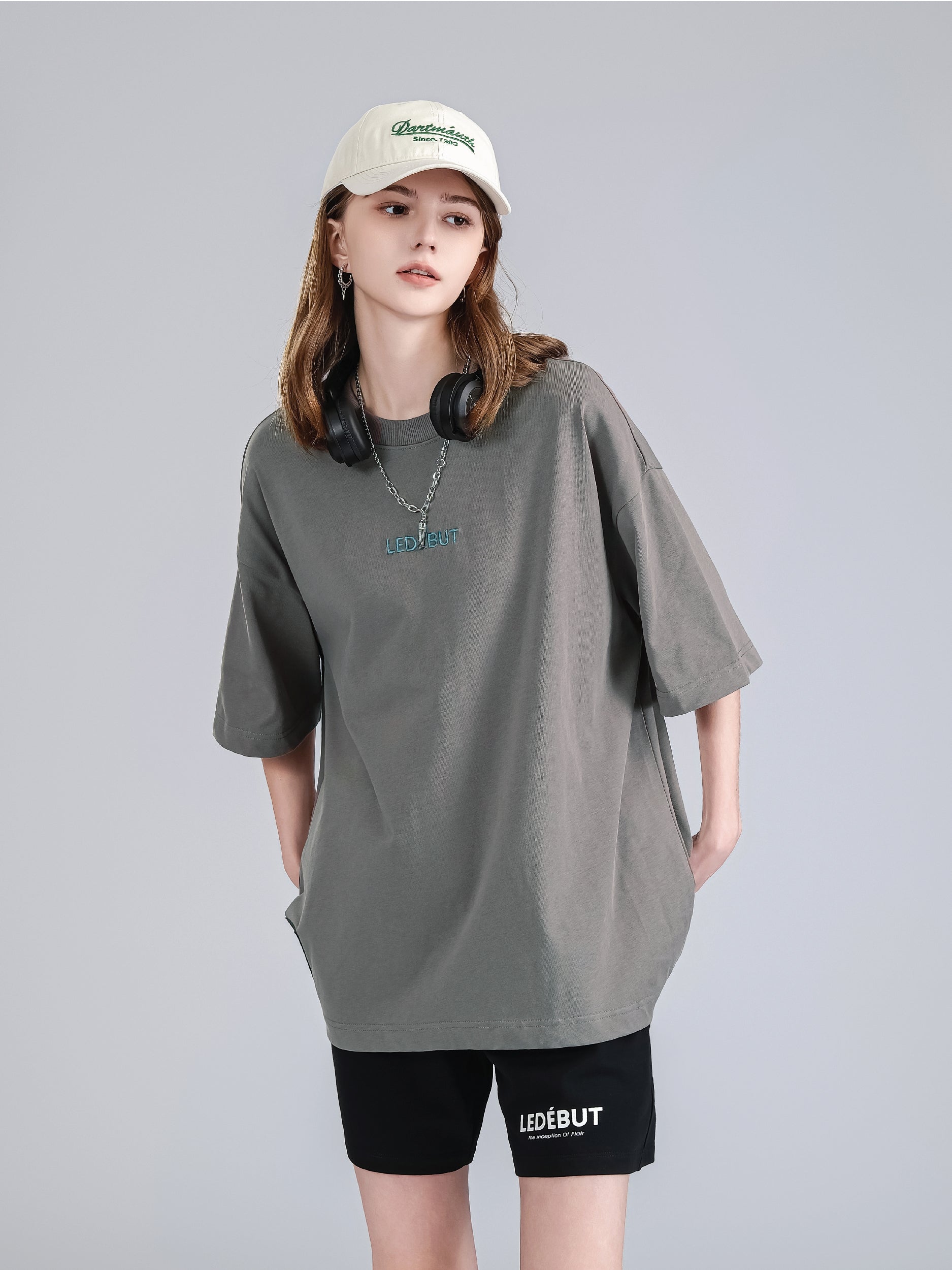 Unisex Center Embroidery with Ledebut Pearl Print Oversized Tee