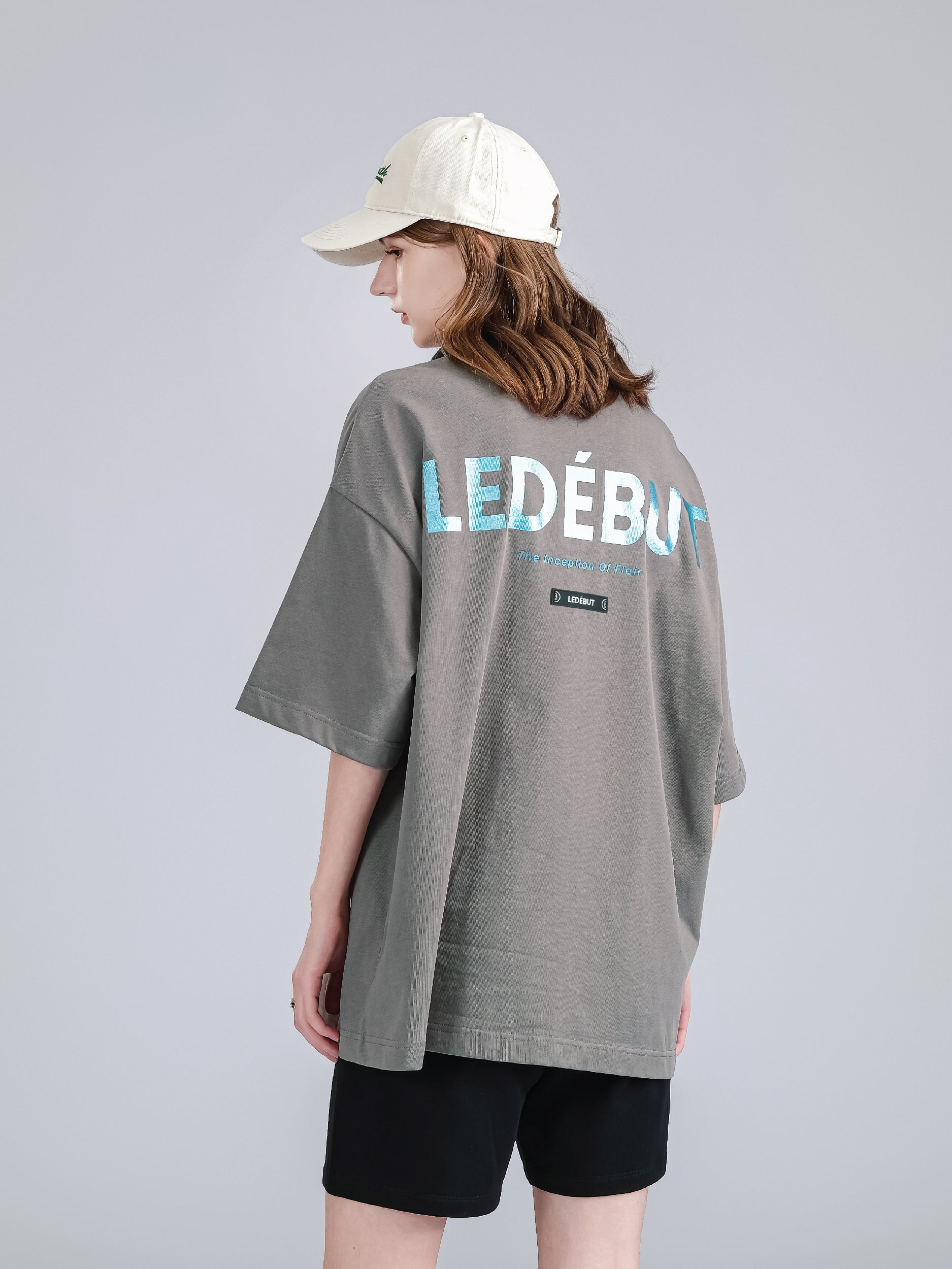 Unisex Center Embroidery with Ledebut Pearl Print Oversized Tee