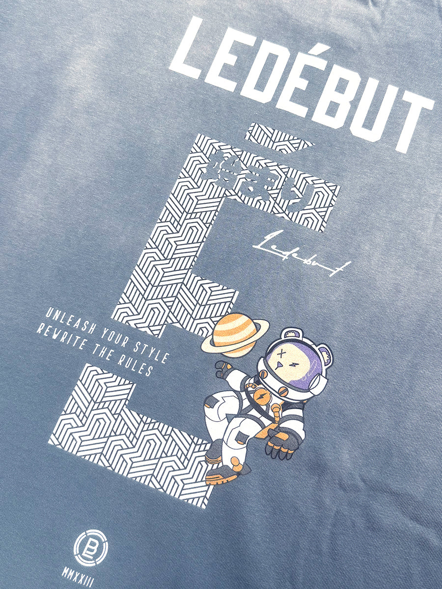 Unisex Gradé Spacecraft Bear Oversized Tee