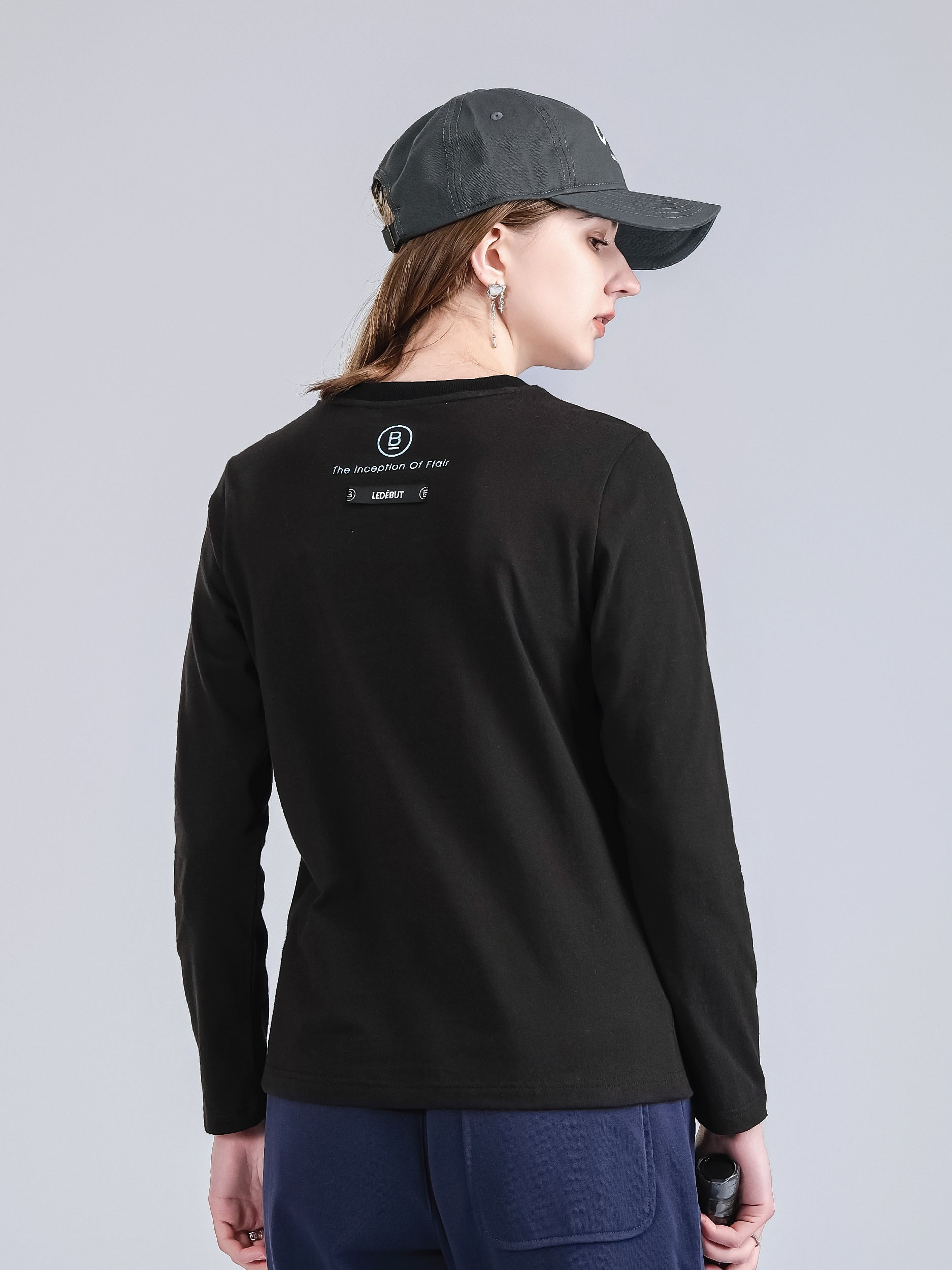 Women Center Label Long Sleeve Tee