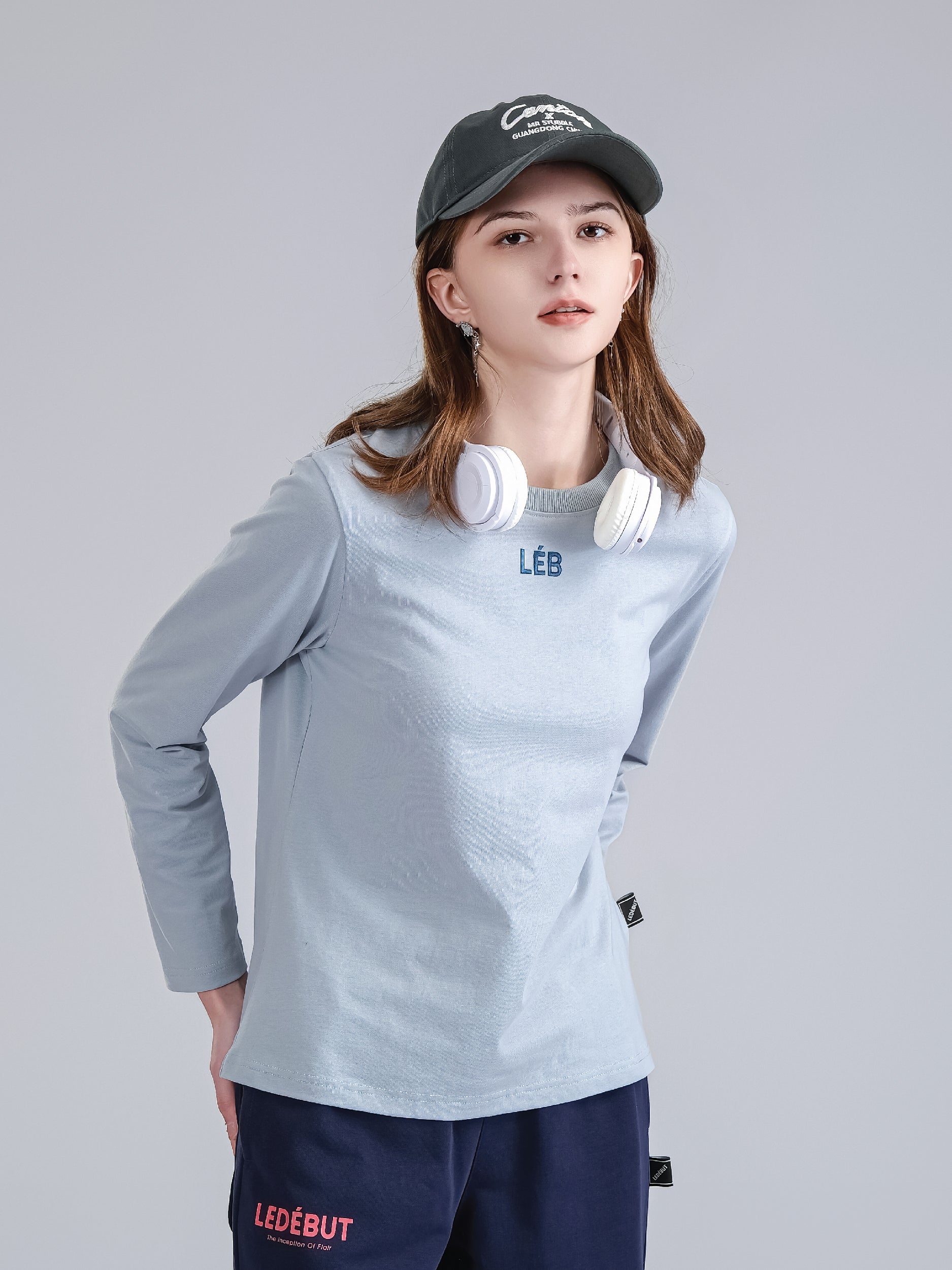 Women Center LÉB Embroidery Long Sleeve Tee