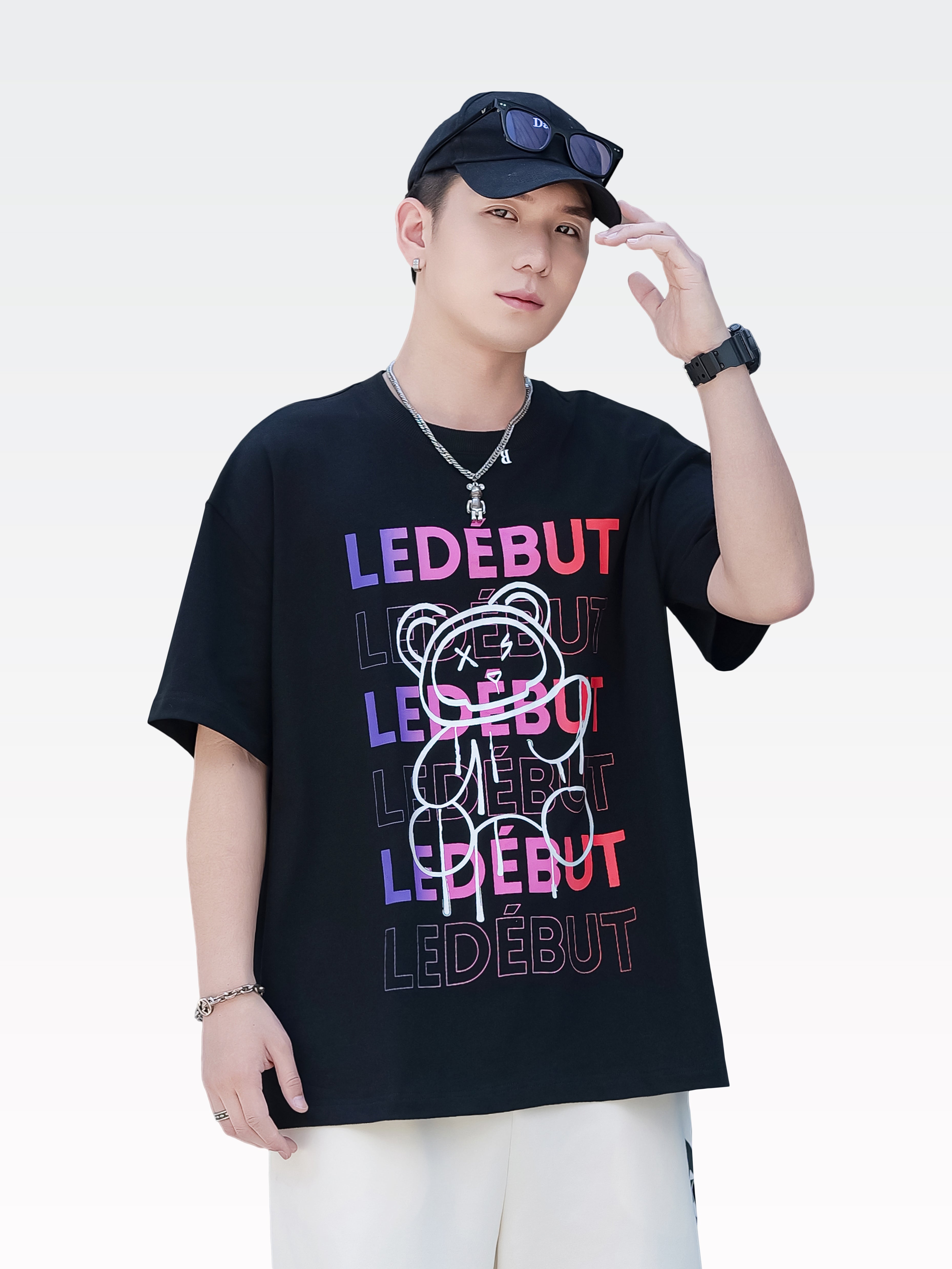 Unisex Pearl Bear Print Rubber Patch Oversized Tee